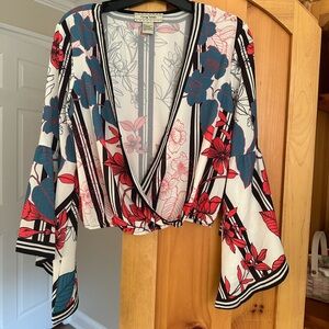 Flying Tomato Floral Top - Size Small